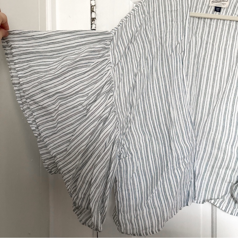 Universal Thread Blue and White Striped Cropped Kimono - Picture 4 of 6